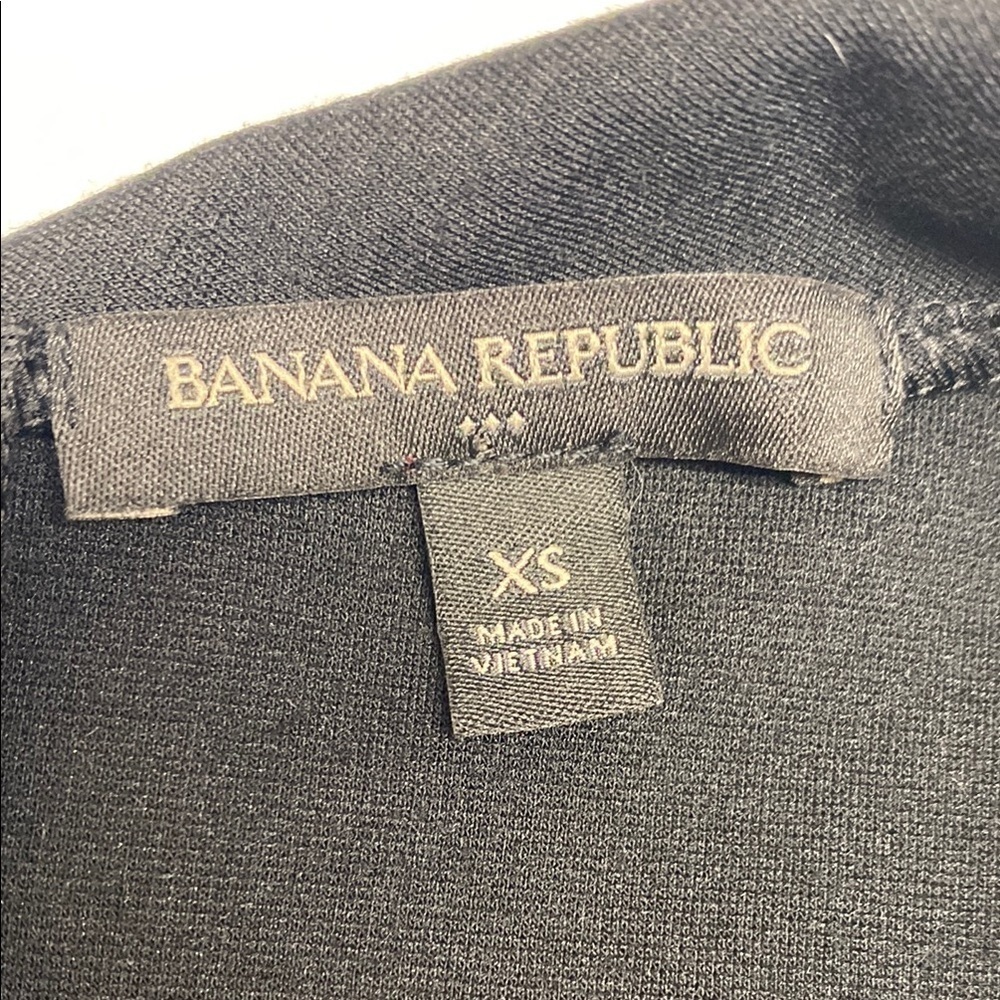 Banana Republic Top Tank Modern Sleeveless Black Silver Button Size Extra Small - Picture 2 of 10